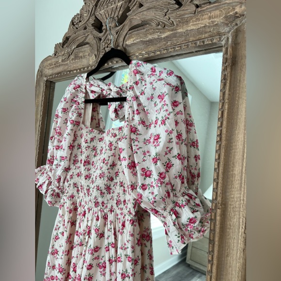 New Look tie back shirred smock dress in
white floral size 2 worn once - Picture 2 of 13